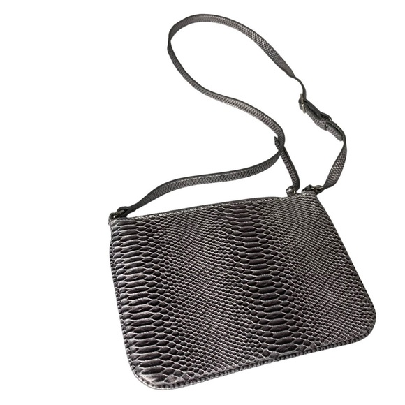 Nine West silver pewter faux snakeskin crossbody purse. - Picture 2 of 10